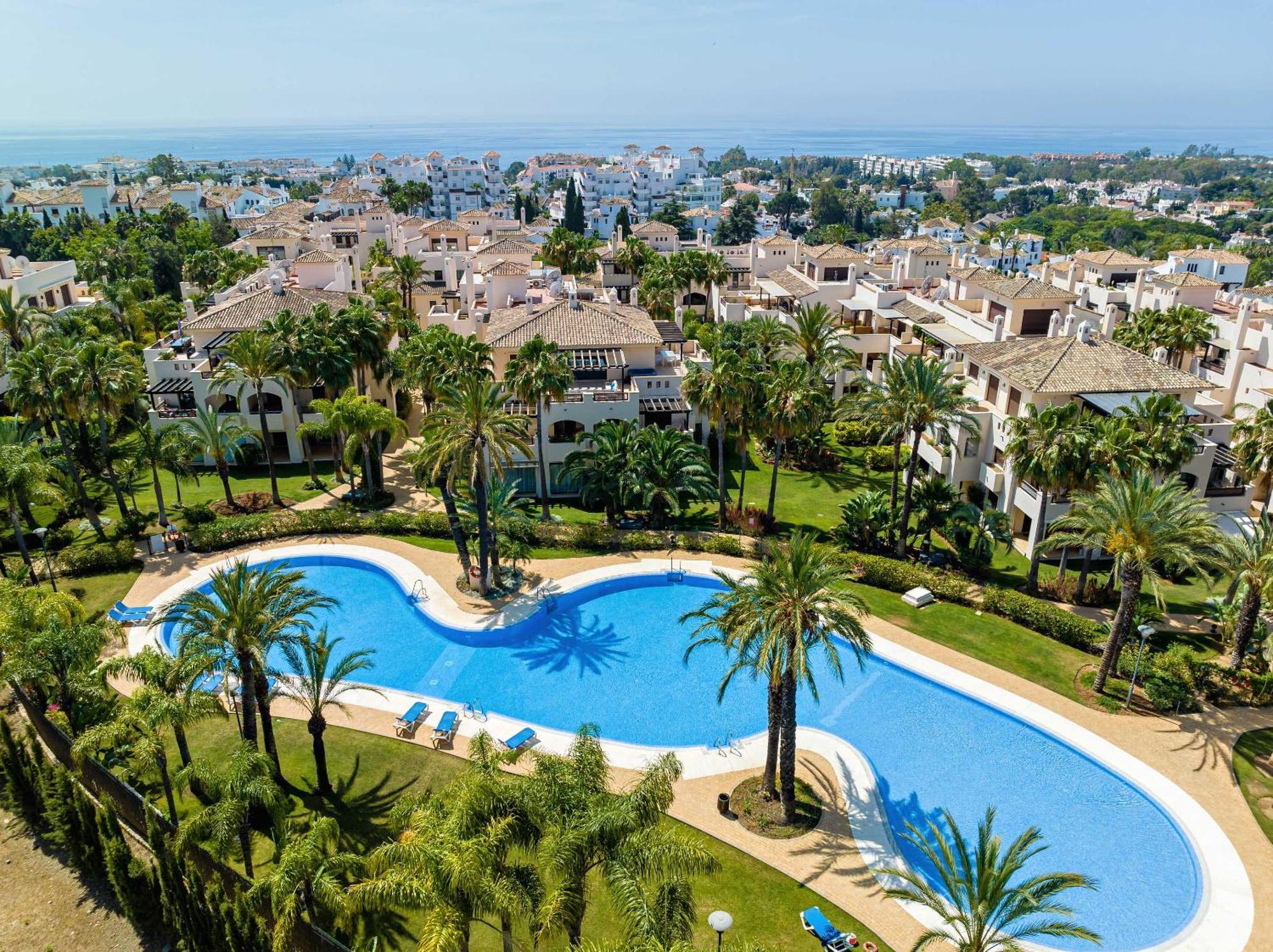 Apartamento Vacation I The Sovereign Penthouse, Large Communal Pool, 24h Security, 5min To Puerto Banus *