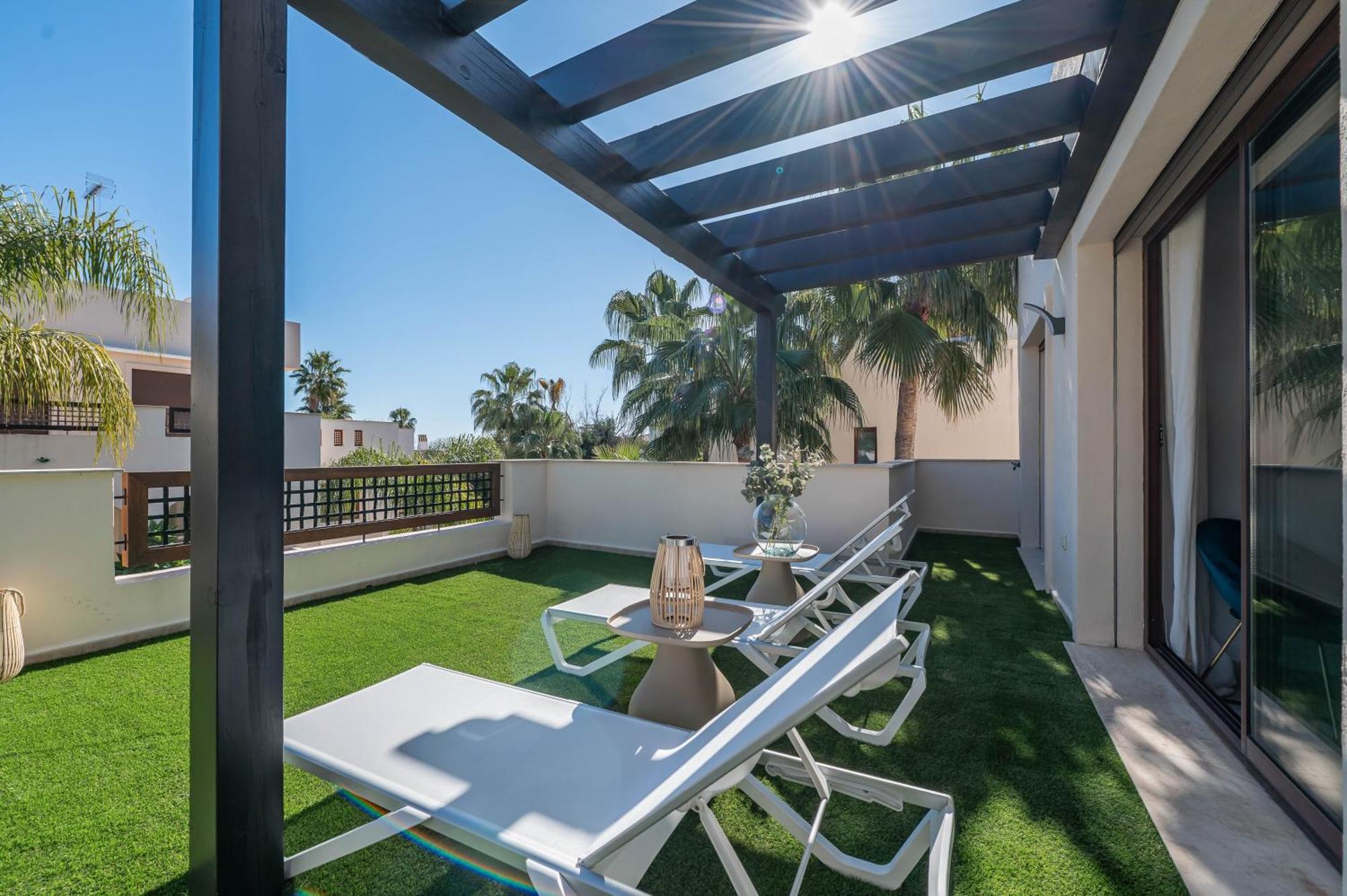 Vacation I The Sovereign Penthouse, Large Communal Pool, 24h Security, 5min To Puerto Banus Apartamento Marbella