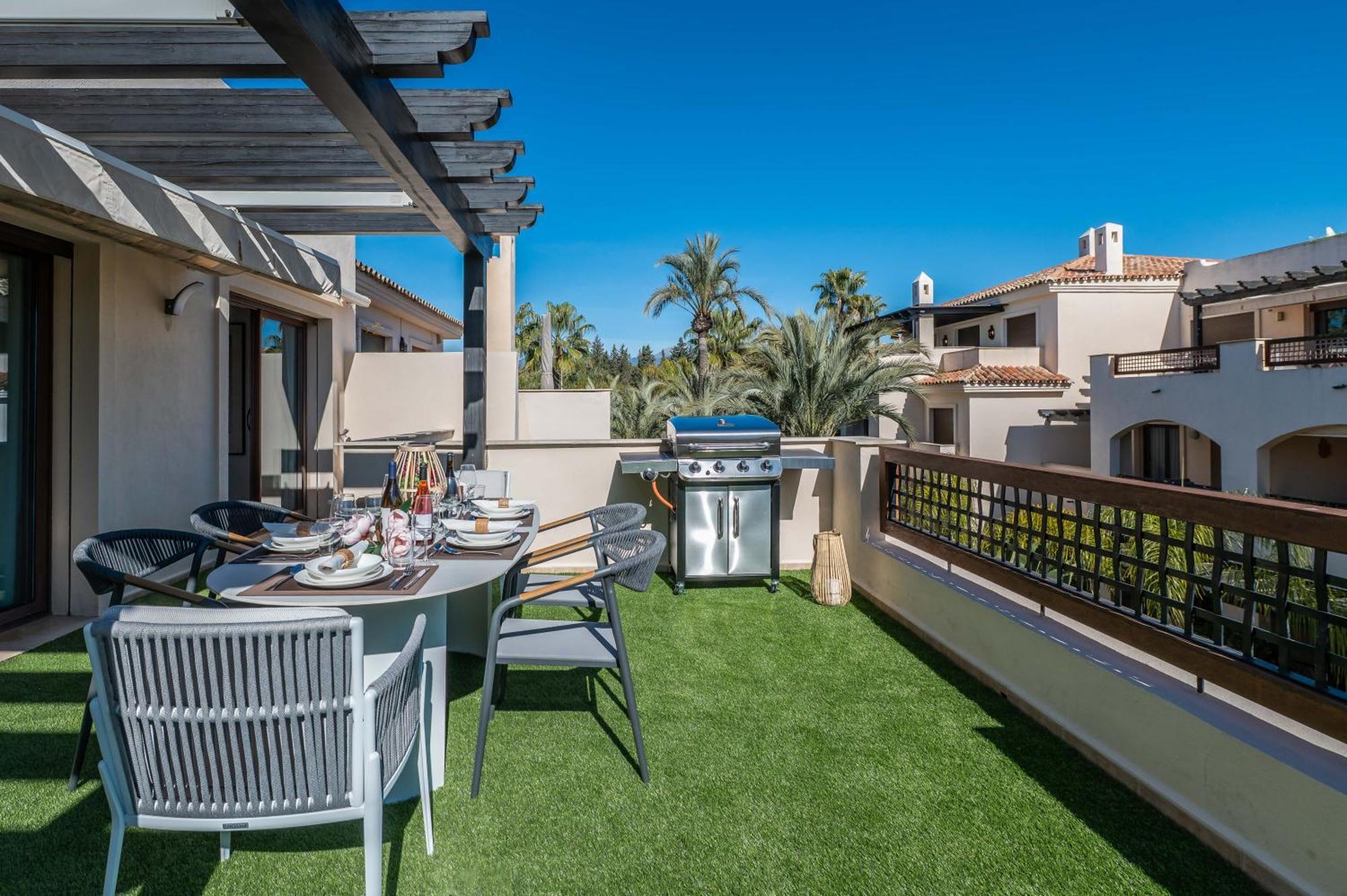 Vacation I The Sovereign Penthouse, Large Communal Pool, 24h Security, 5min To Puerto Banus