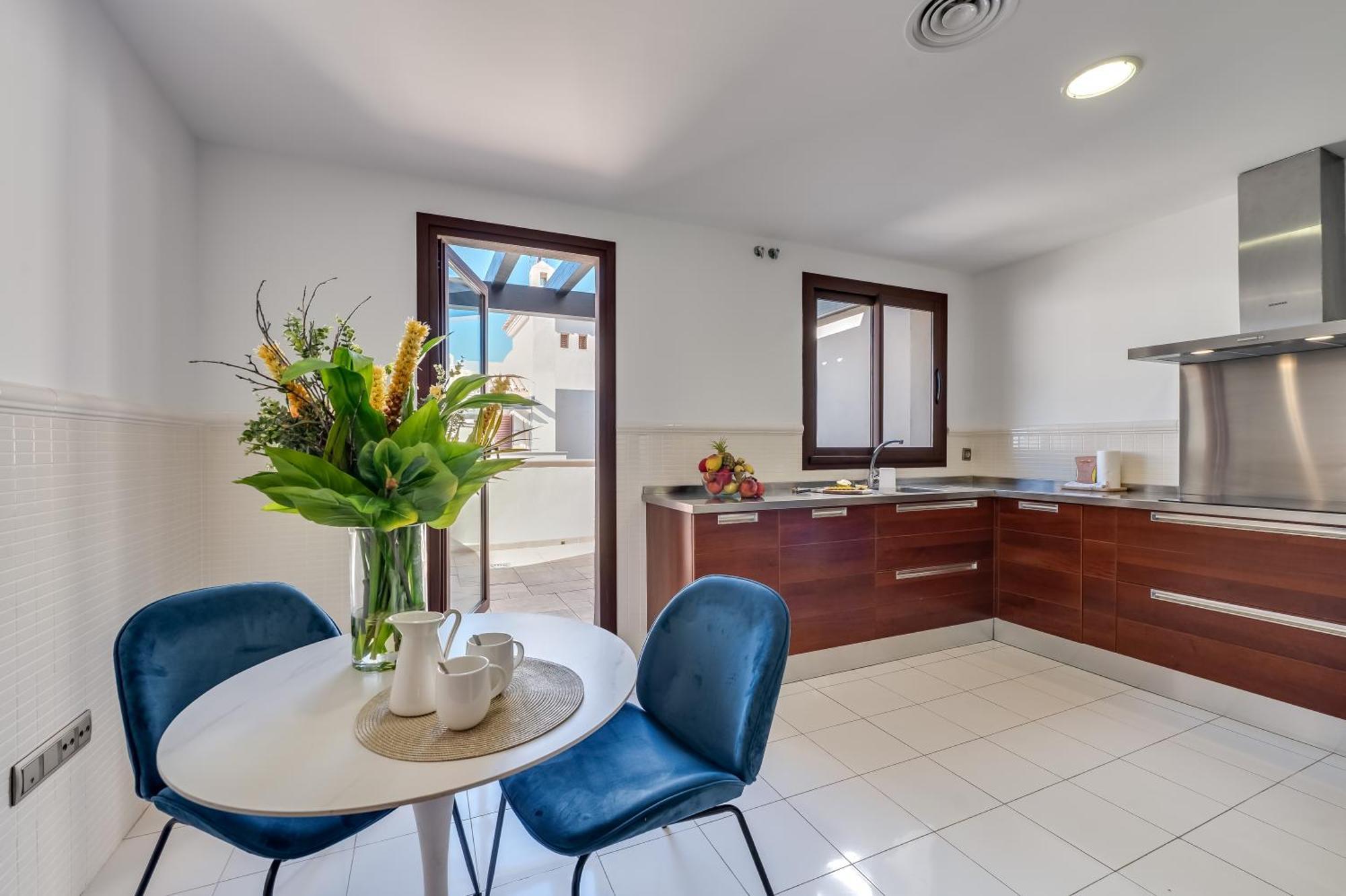 Vacation I The Sovereign Penthouse, Large Communal Pool, 24h Security, 5min To Puerto Banus Apartamento *