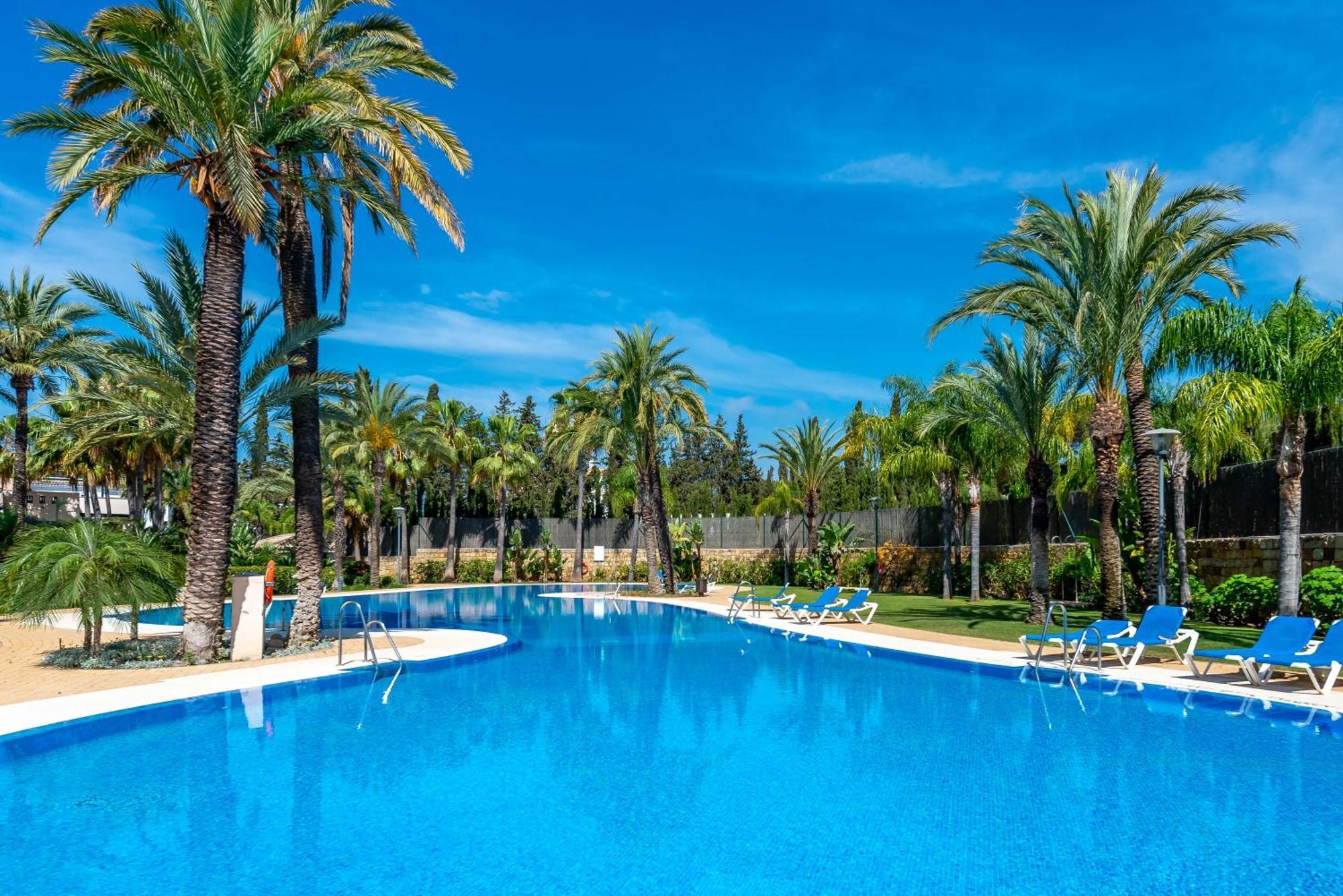Vacation I The Sovereign Penthouse, Large Communal Pool, 24h Security, 5min To Puerto Banus Apartamento *