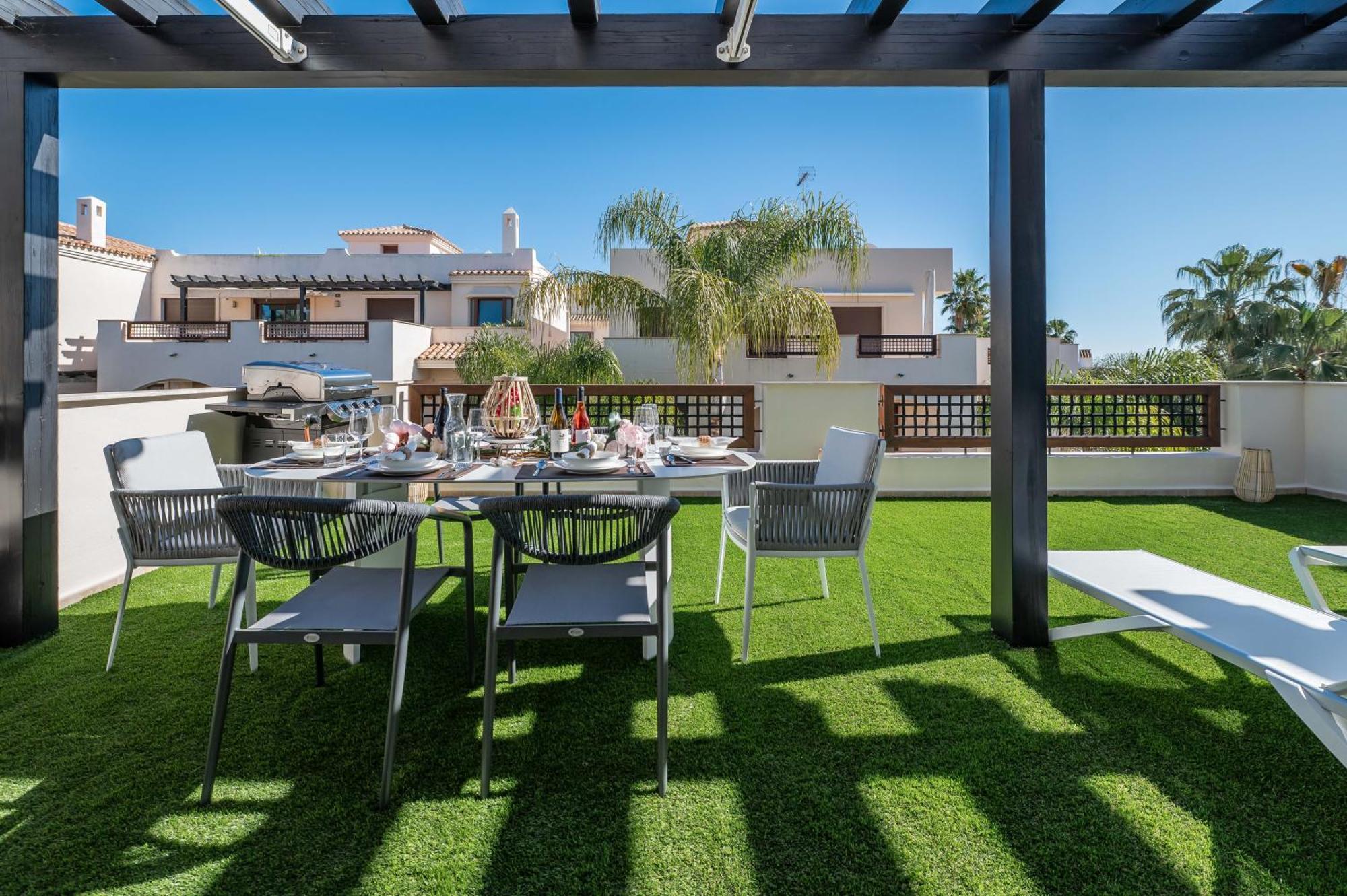 Apartamento Vacation I The Sovereign Penthouse, Large Communal Pool, 24h Security, 5min To Puerto Banus Marbella