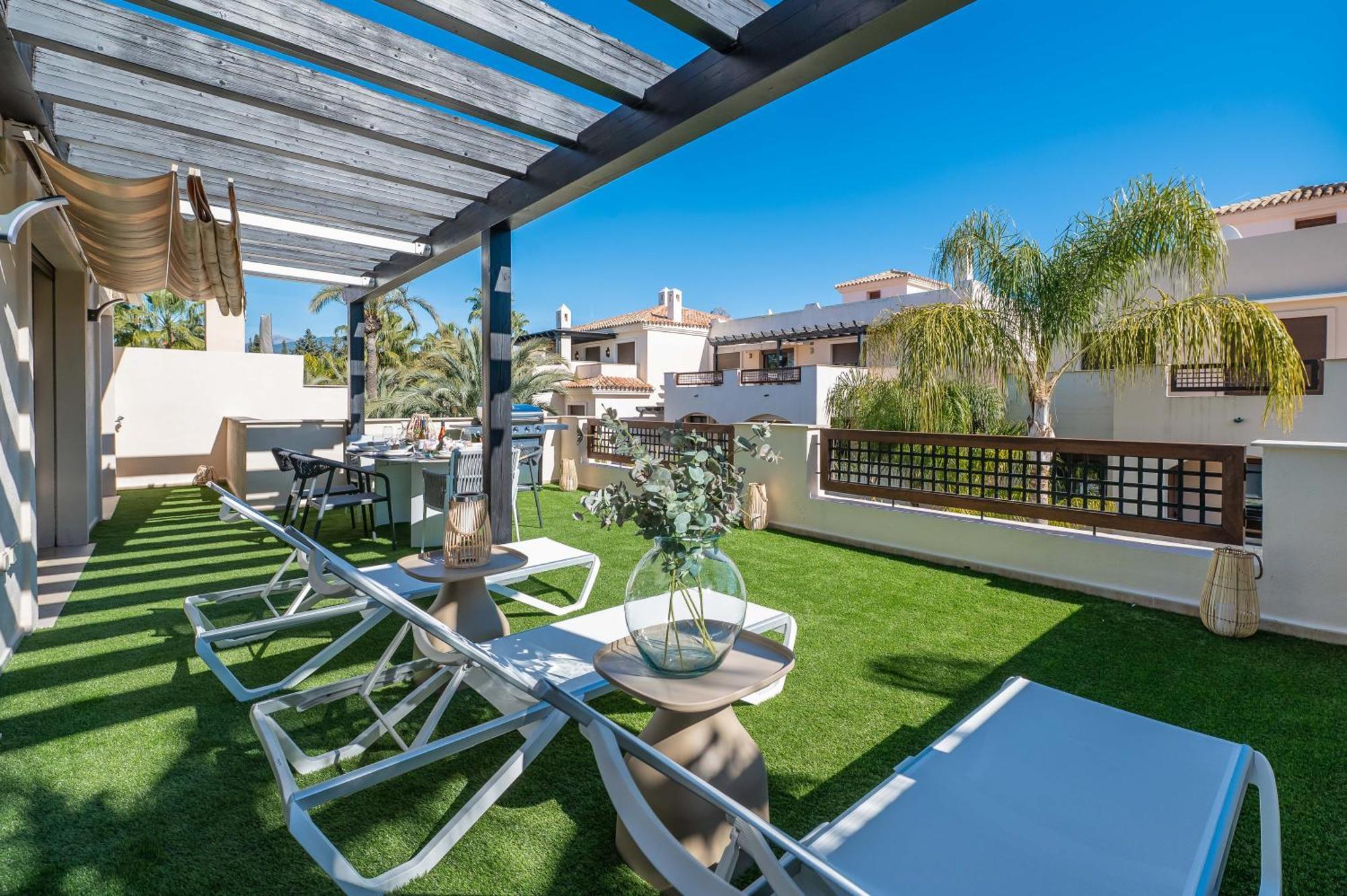 Vacation I The Sovereign Penthouse, Large Communal Pool, 24h Security, 5min To Puerto Banus Apartamento