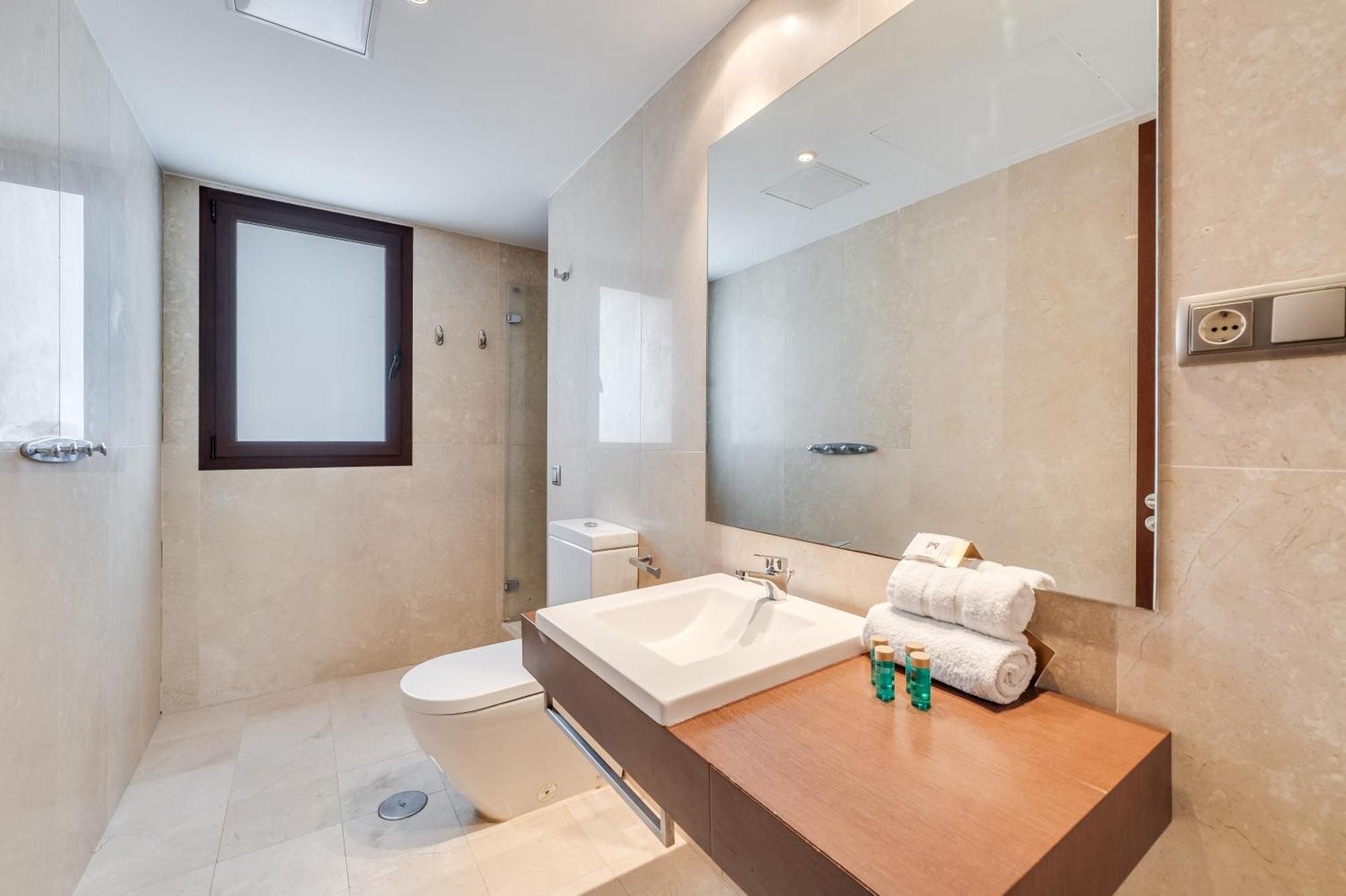 Vacation I The Sovereign Penthouse, Large Communal Pool, 24h Security, 5min To Puerto Banus *