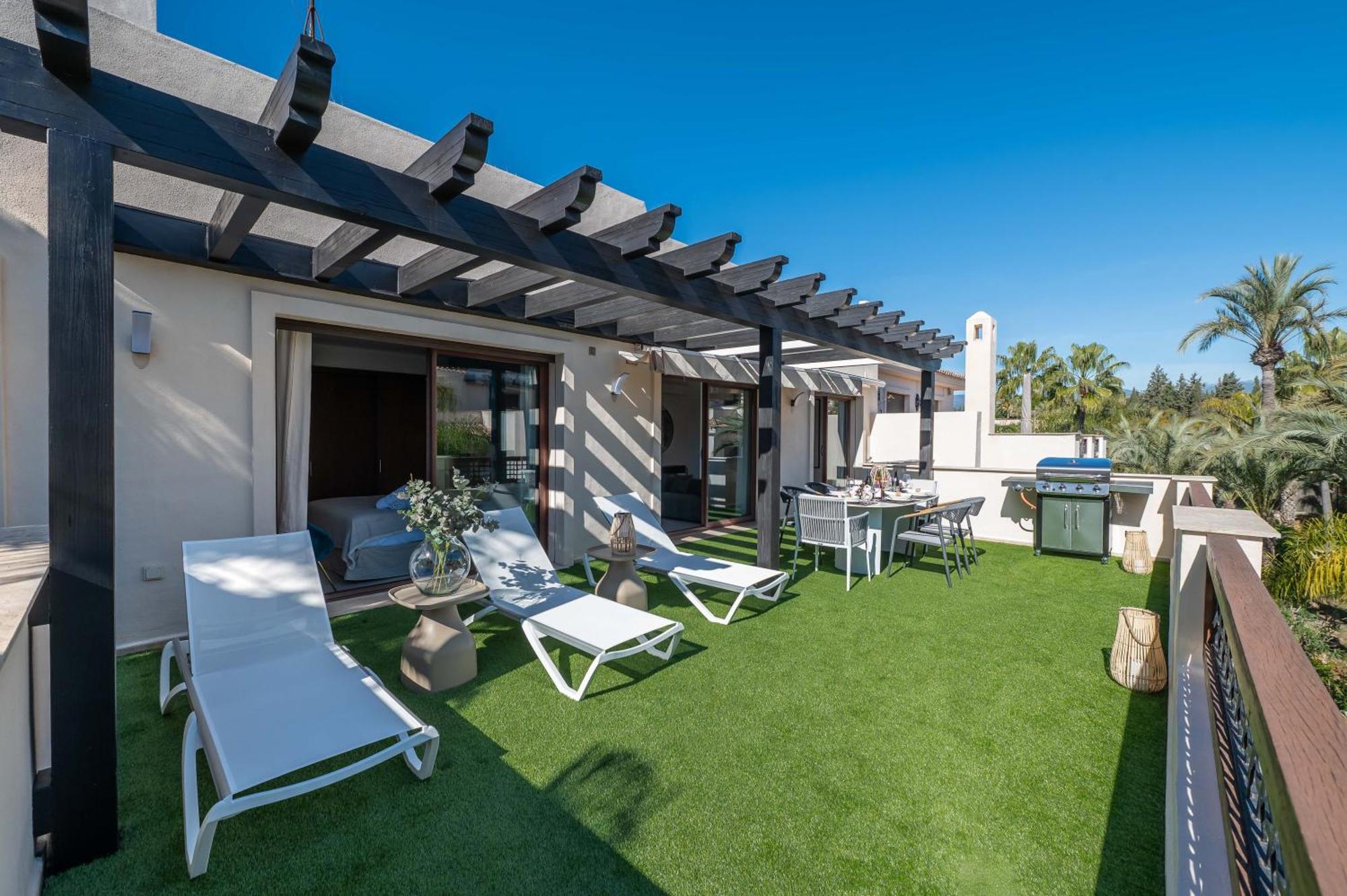 Vacation I The Sovereign Penthouse, Large Communal Pool, 24h Security, 5min To Puerto Banus